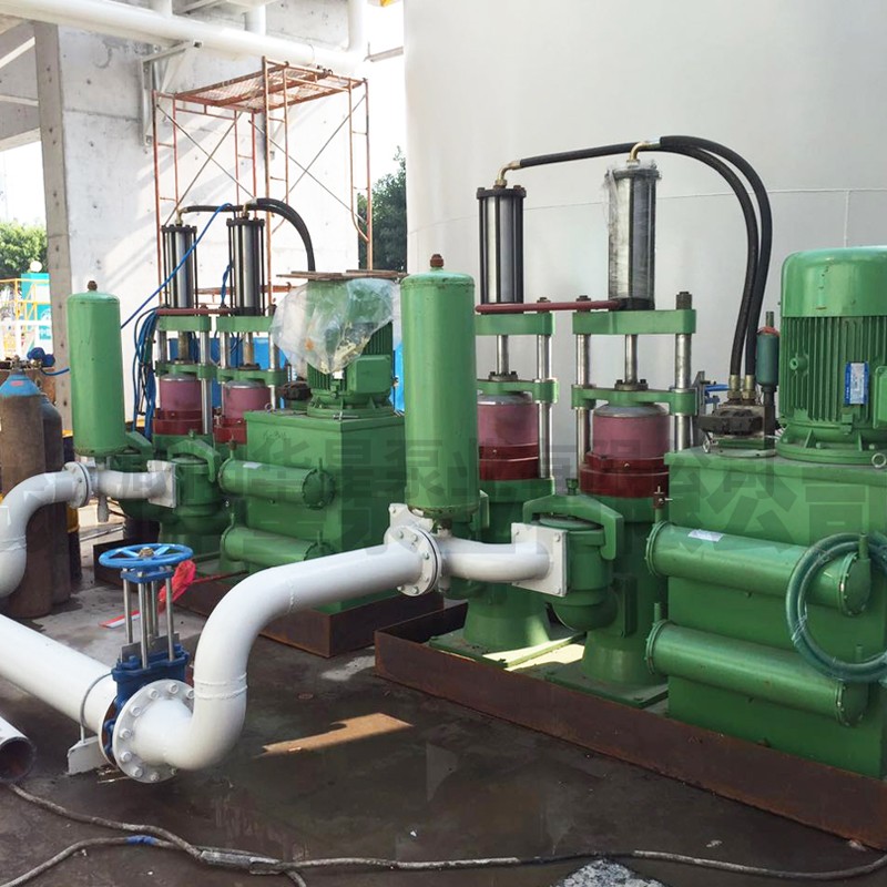 華星陶瓷柱塞泵盾構(gòu)污泥使用現(xiàn)場-01